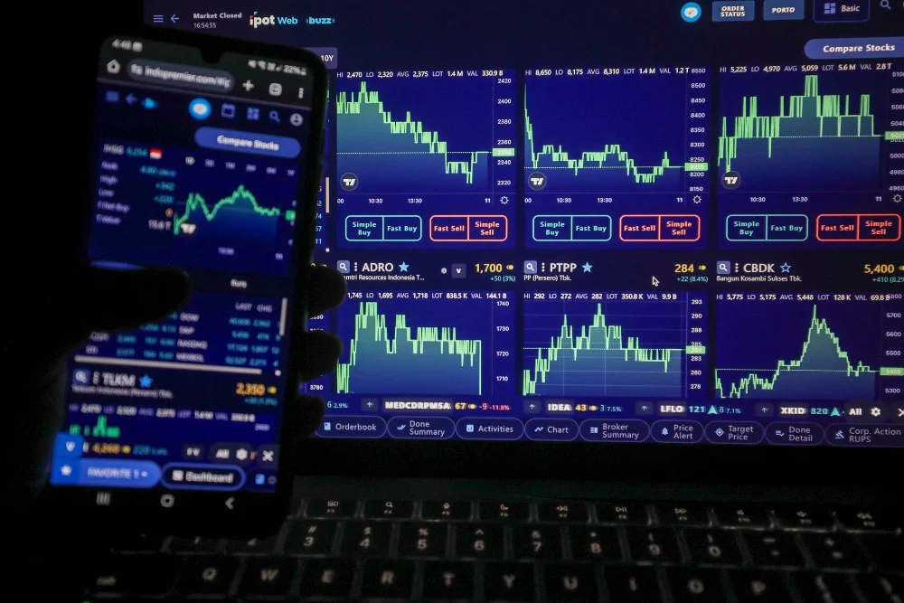 Pasar Saham Dibuka Positif, IHSG Naik ke Level 6.966 Berkat Kinerja BBCA, BMRI, dan BBRI