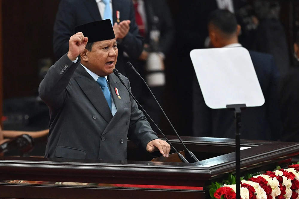 Gali Lubang Tutup Lubang Bayar Bunga Utang APBN Pertama Prabowo